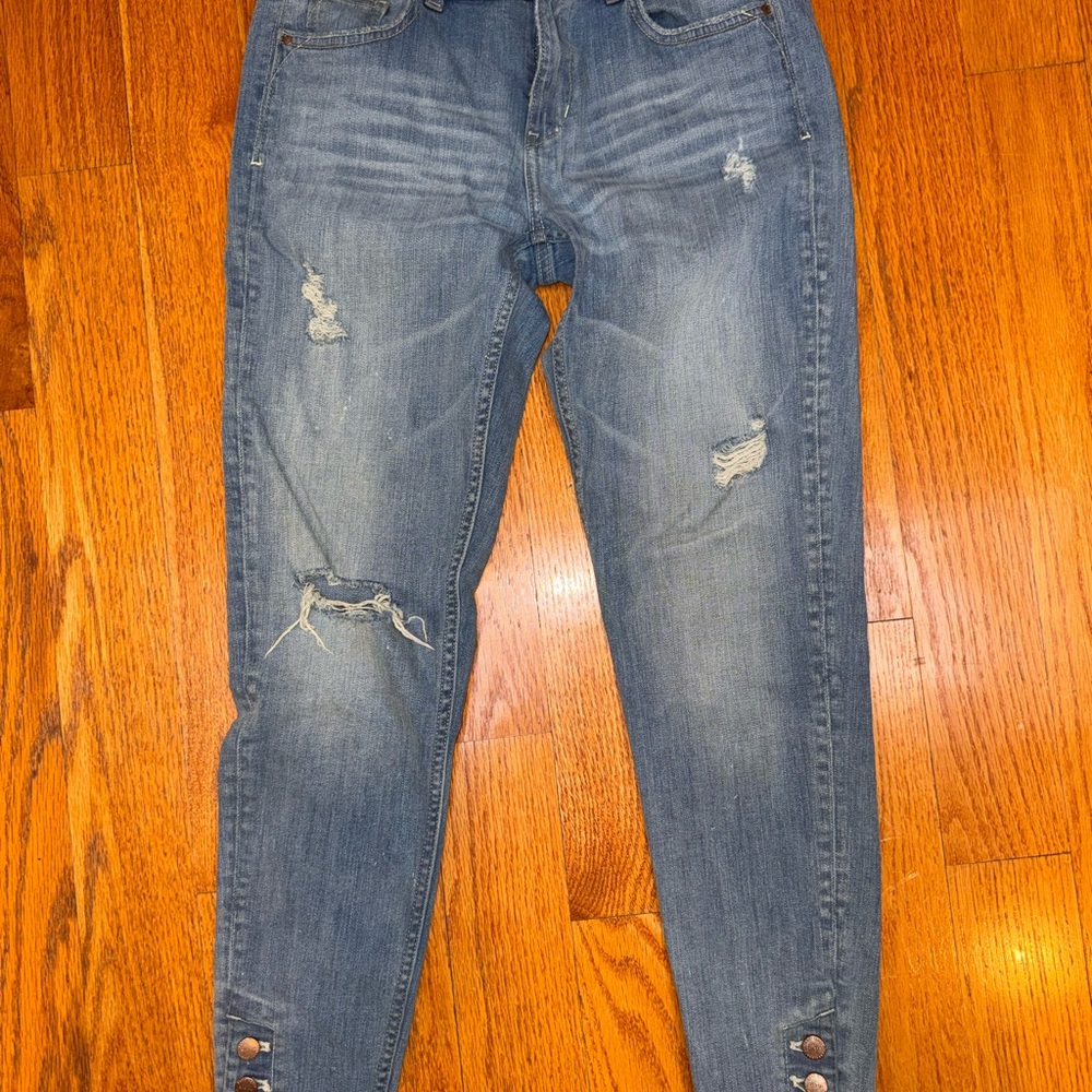 🍎Zara Distressed Light Blue Skinny Jeans